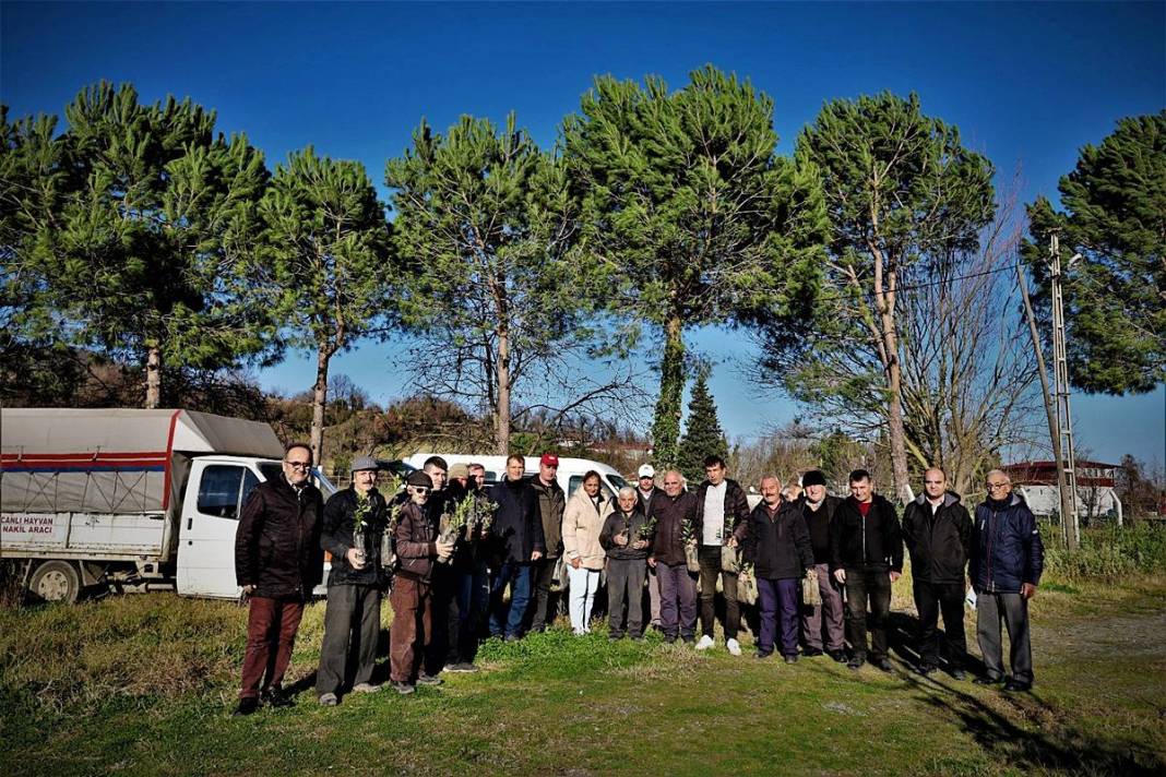 O köyün gelir kapısı: Pazarda kilosu 35 TL'den satılıyor! Hasat başladı, tezgahta bolluk yaşanıyor 9